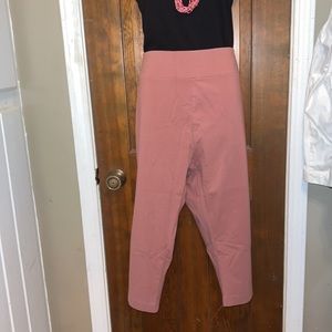 LOGO Layers by Lori Goldstein Size 2X Crop Knit dark Mauve pant.
